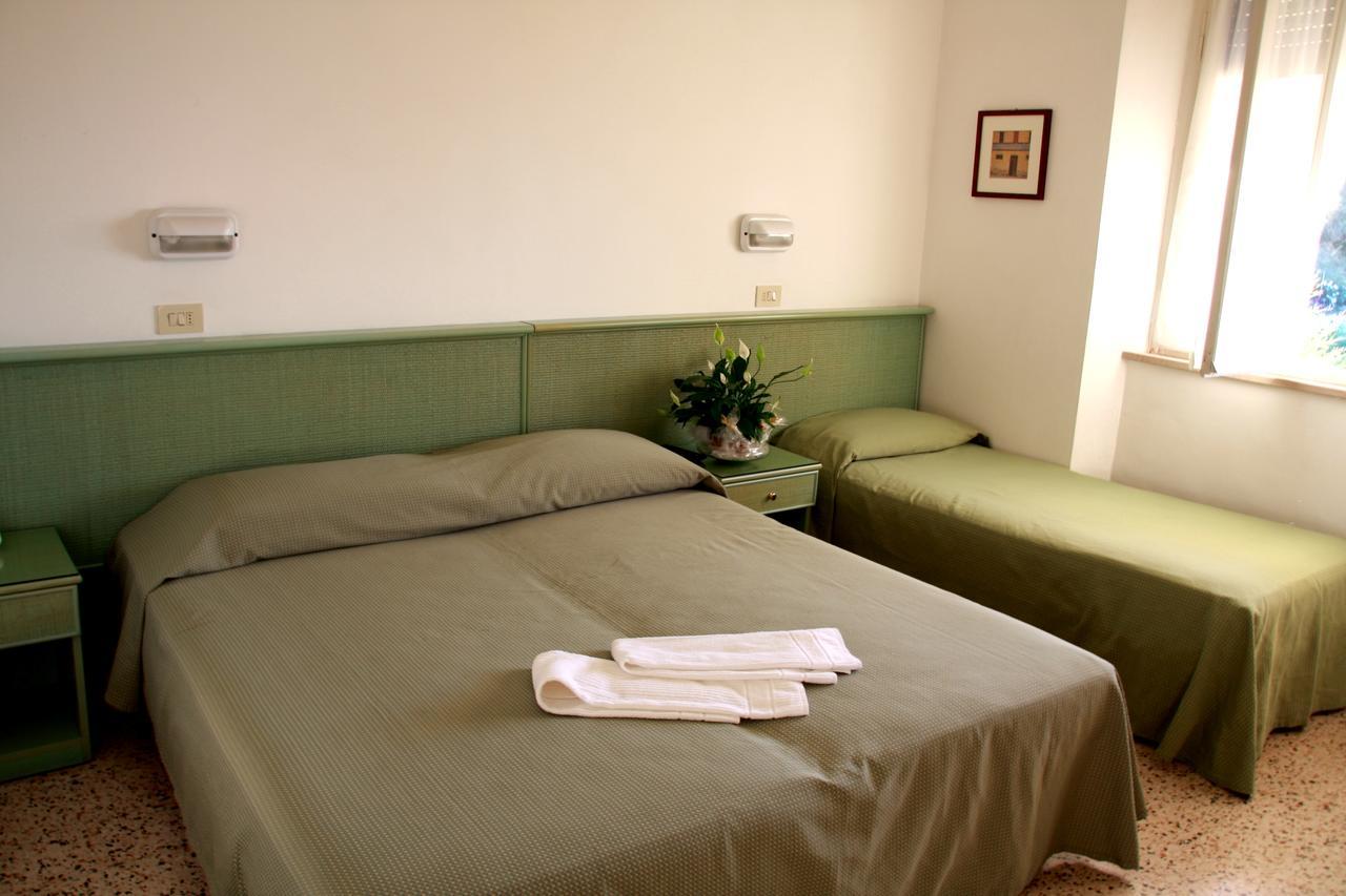 Hotel Excelsior Fano Exterior photo