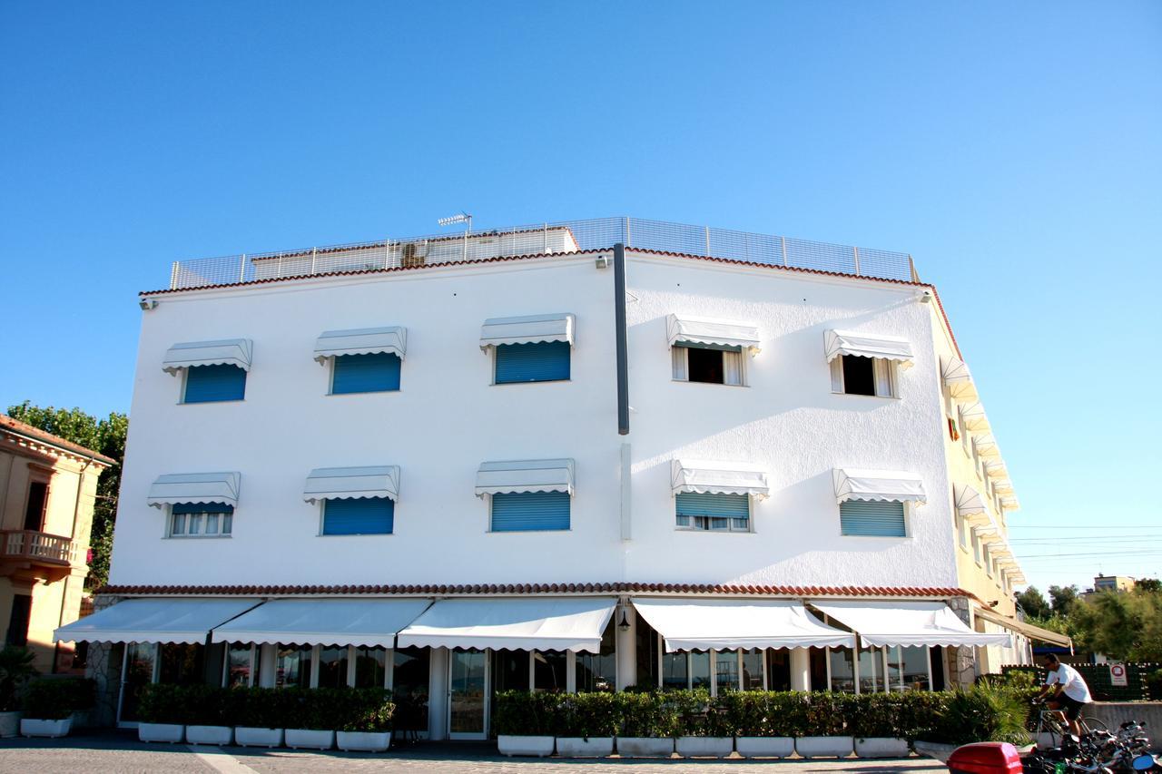 Hotel Excelsior Fano Exterior photo